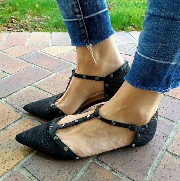 Halogen 'Olson' Pointed Toe Studded T-Strap Flats Size 8.5 - Picture 1 of 8